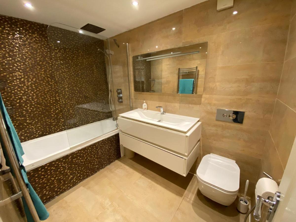 Lovely 2-bedroom Flat Facing Wimbledon Park Appartamento Londra